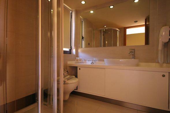 Golden Sand Suites Agioi Apostoli  Room photo